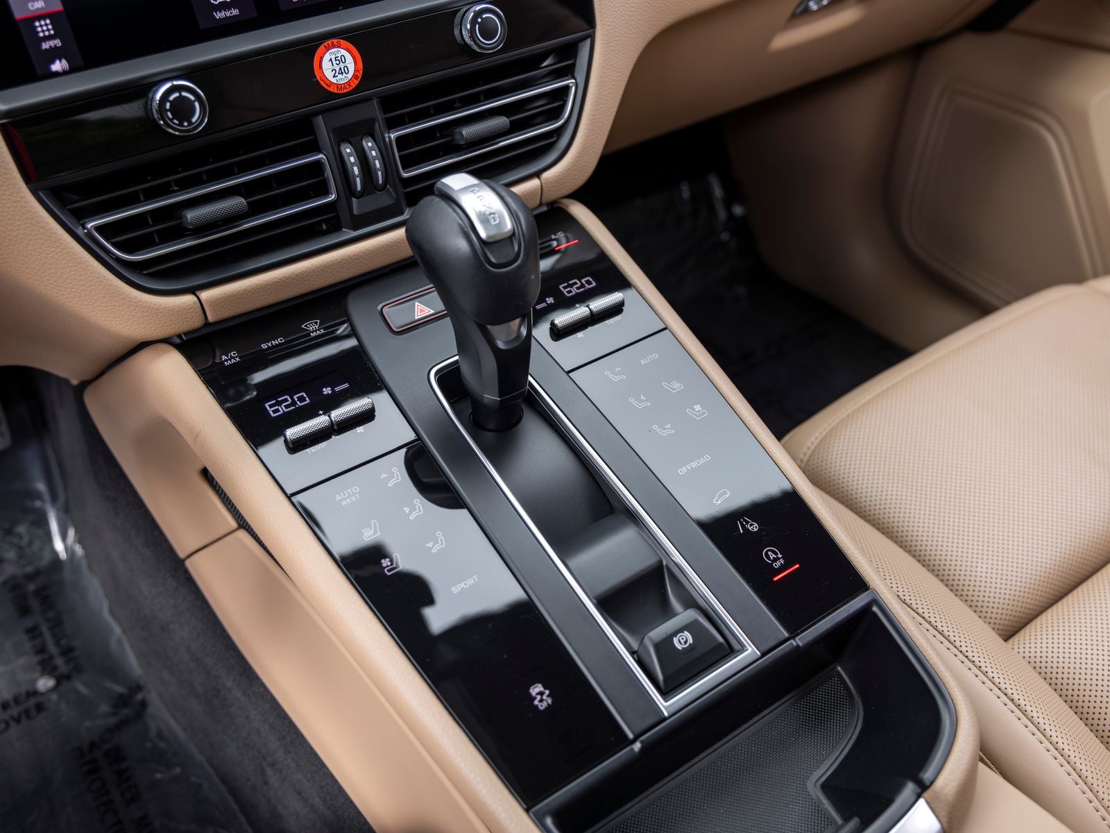 2023 Porsche Macan Base