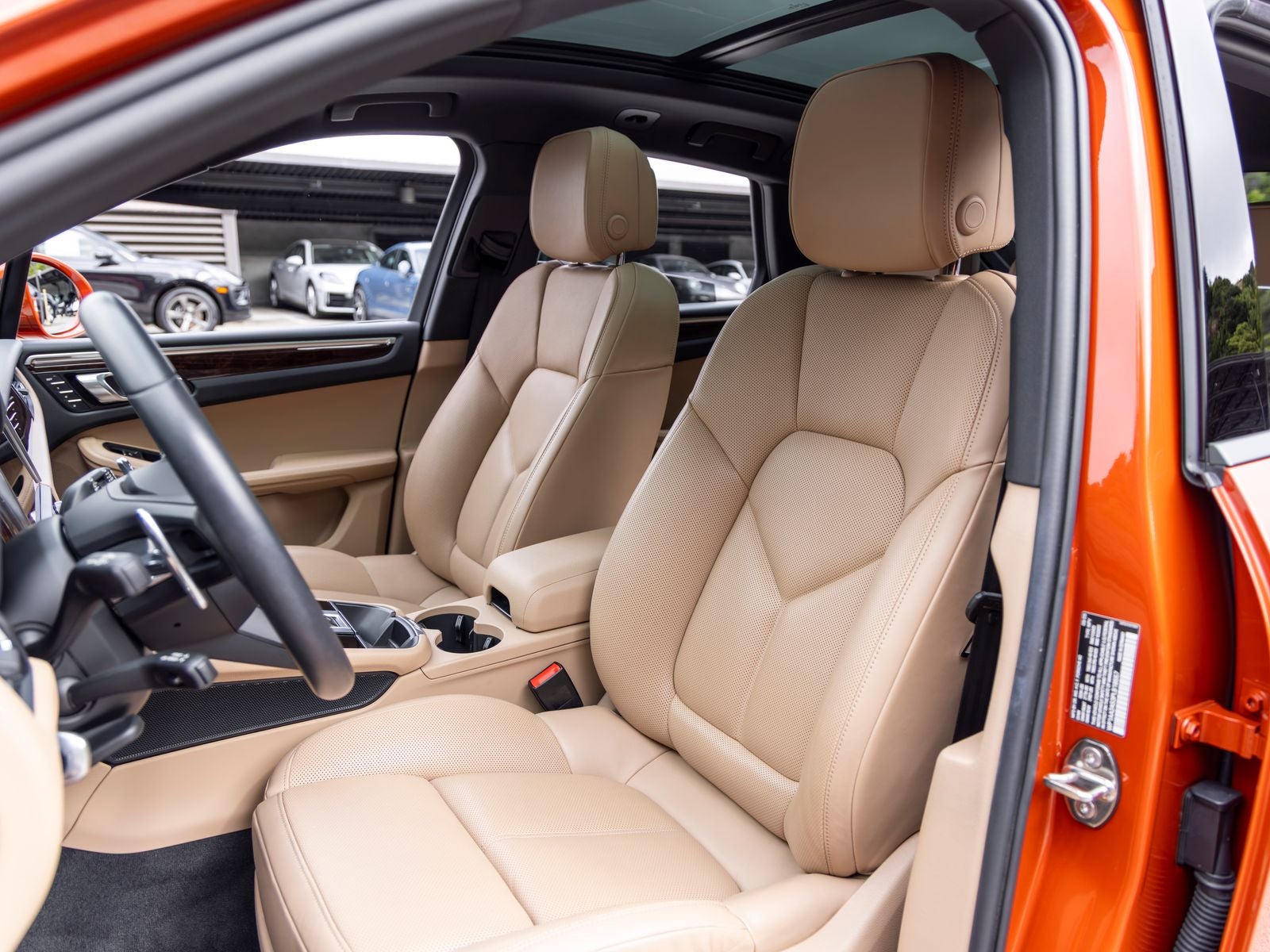 2023 Porsche Macan Base