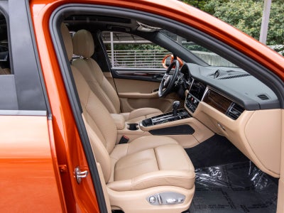 2023 Porsche Macan Base