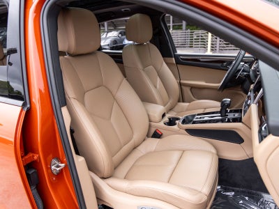 2023 Porsche Macan Base