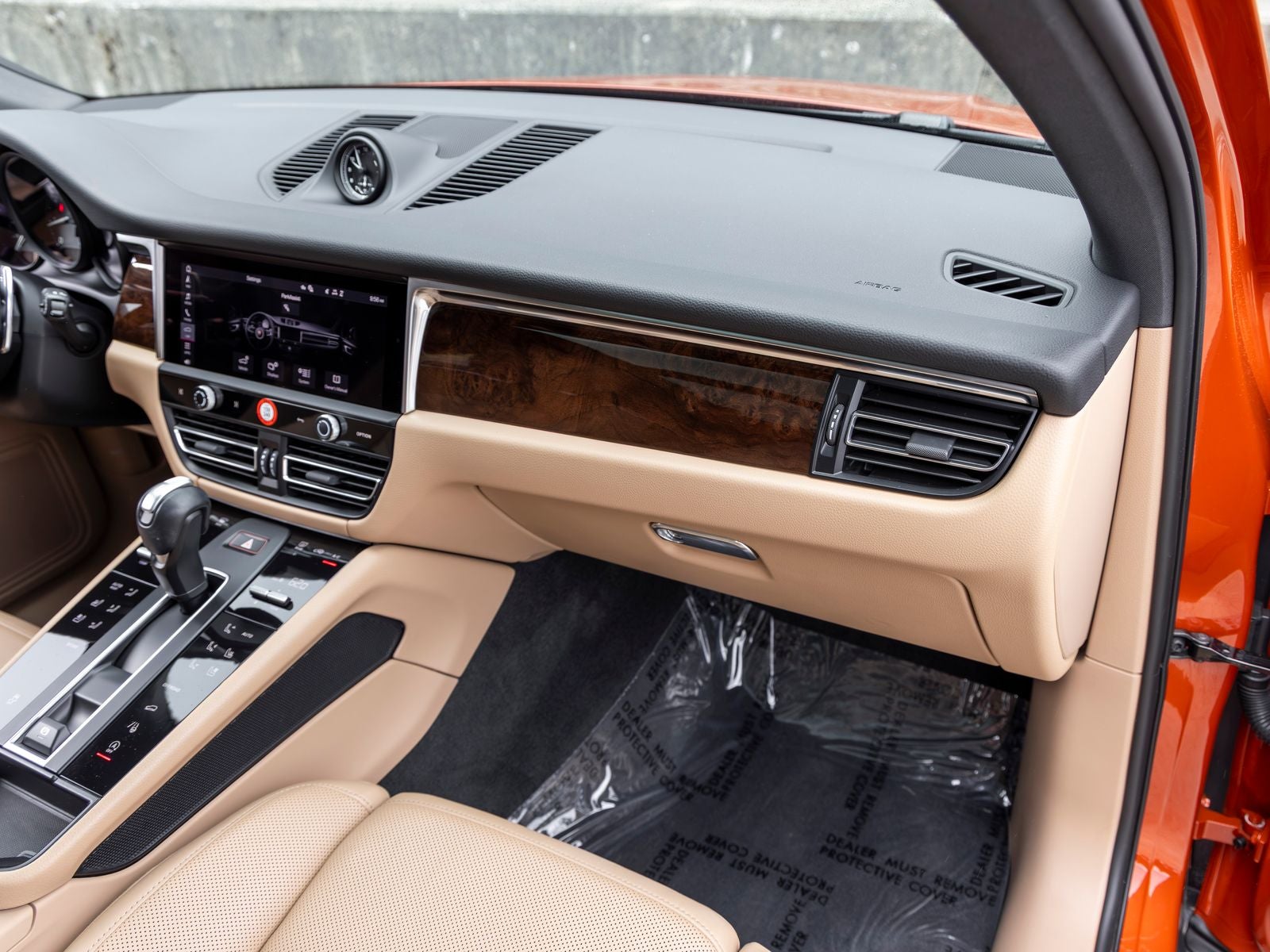2023 Porsche Macan Base