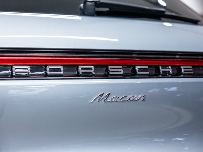 2025 Porsche Macan Base