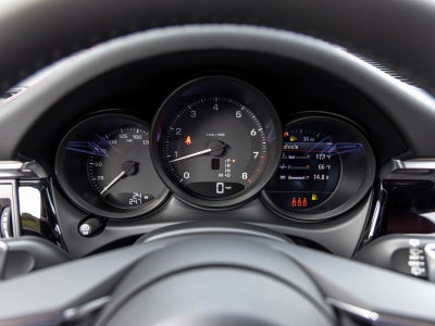 2026 Porsche Macan Base