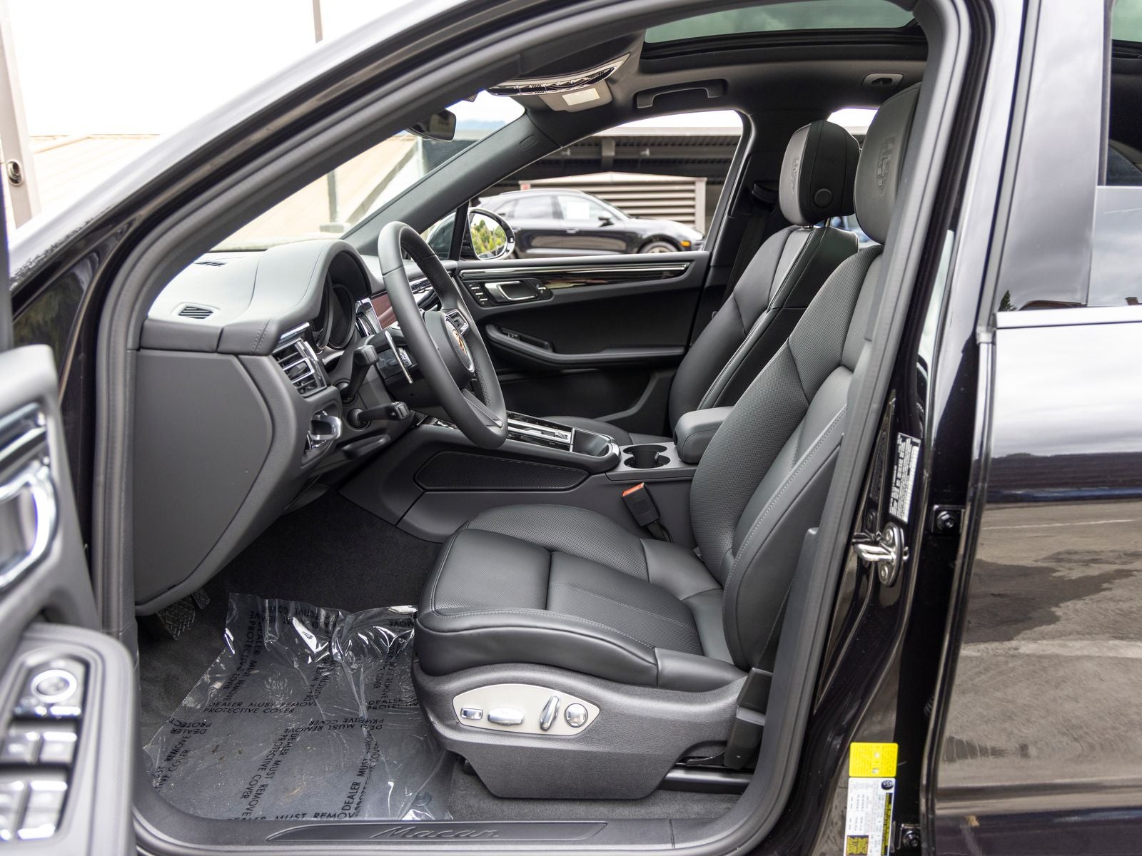 2026 Porsche Macan Base