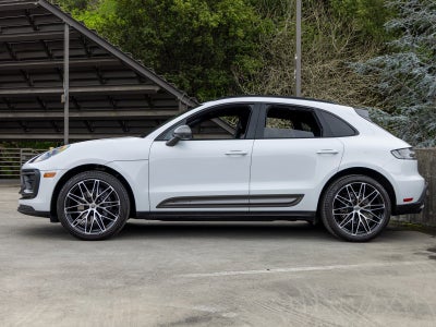 2023 Porsche Macan Macan T (MY23)