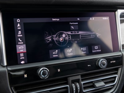 2023 Porsche Macan Macan T (MY23)