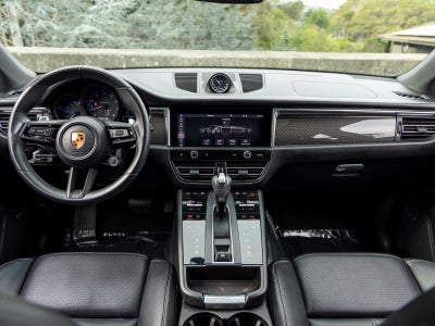 2023 Porsche Macan Macan T (MY23)