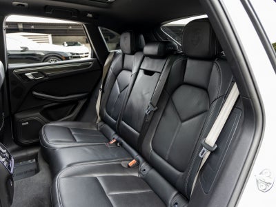 2023 Porsche Macan Macan T (MY23)