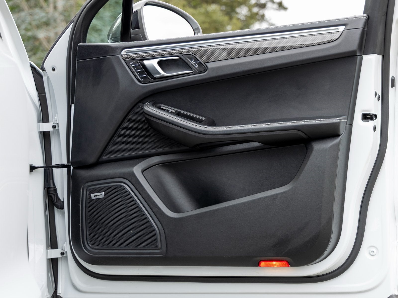 2023 Porsche Macan Macan T (MY23)