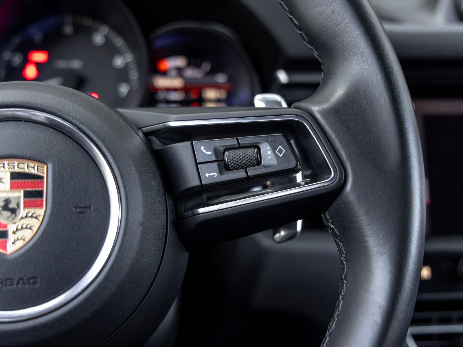 2023 Porsche Macan Macan (MY23)
