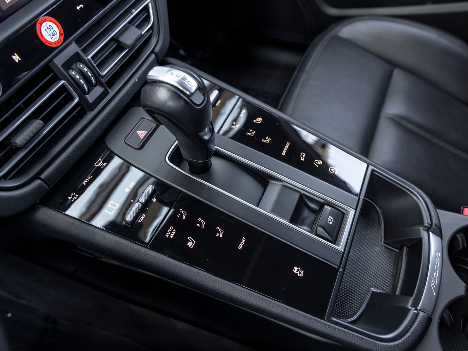 2023 Porsche Macan Macan (MY23)