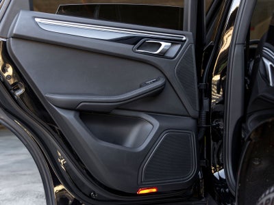 2023 Porsche Macan Macan (MY23)