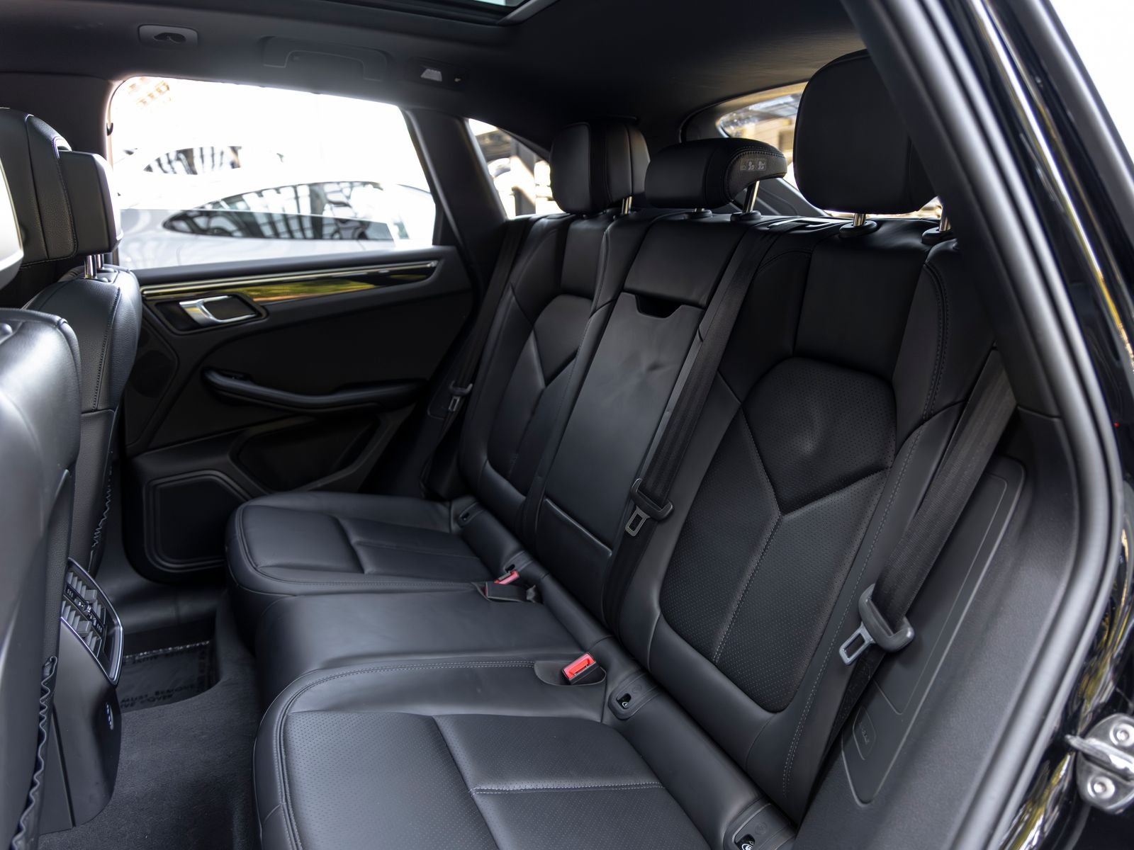 2023 Porsche Macan Macan (MY23)