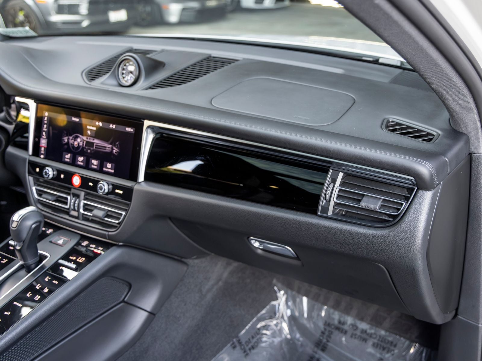 2024 Porsche Macan Macan T