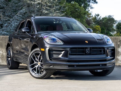2025 Porsche Macan Base