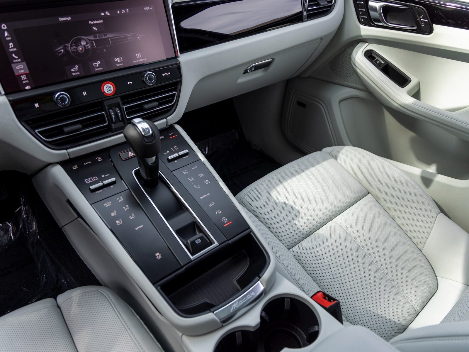 2025 Porsche Macan Macan