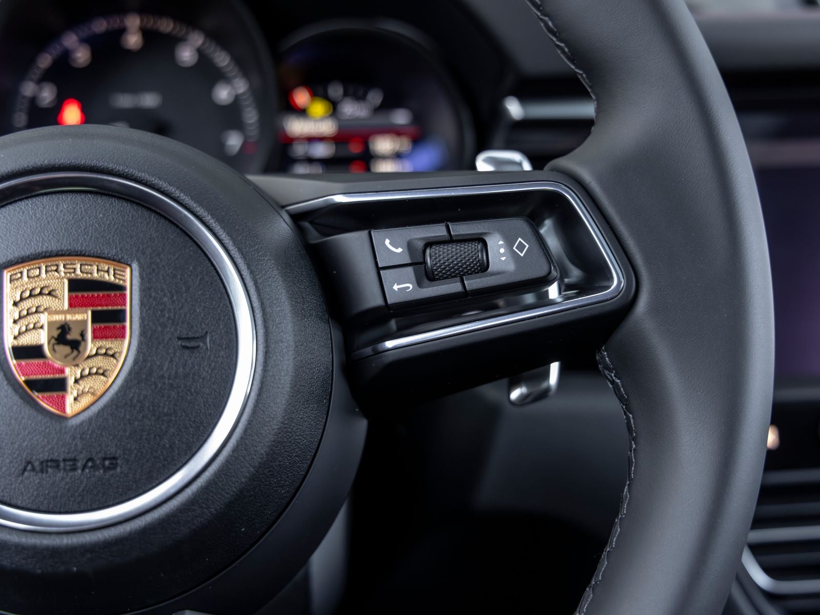 2026 Porsche Macan Base