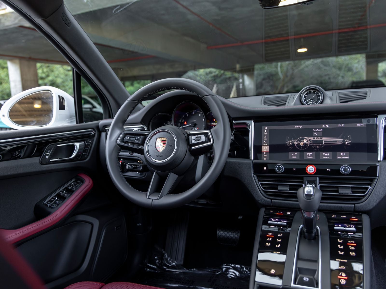 2026 Porsche Macan Base