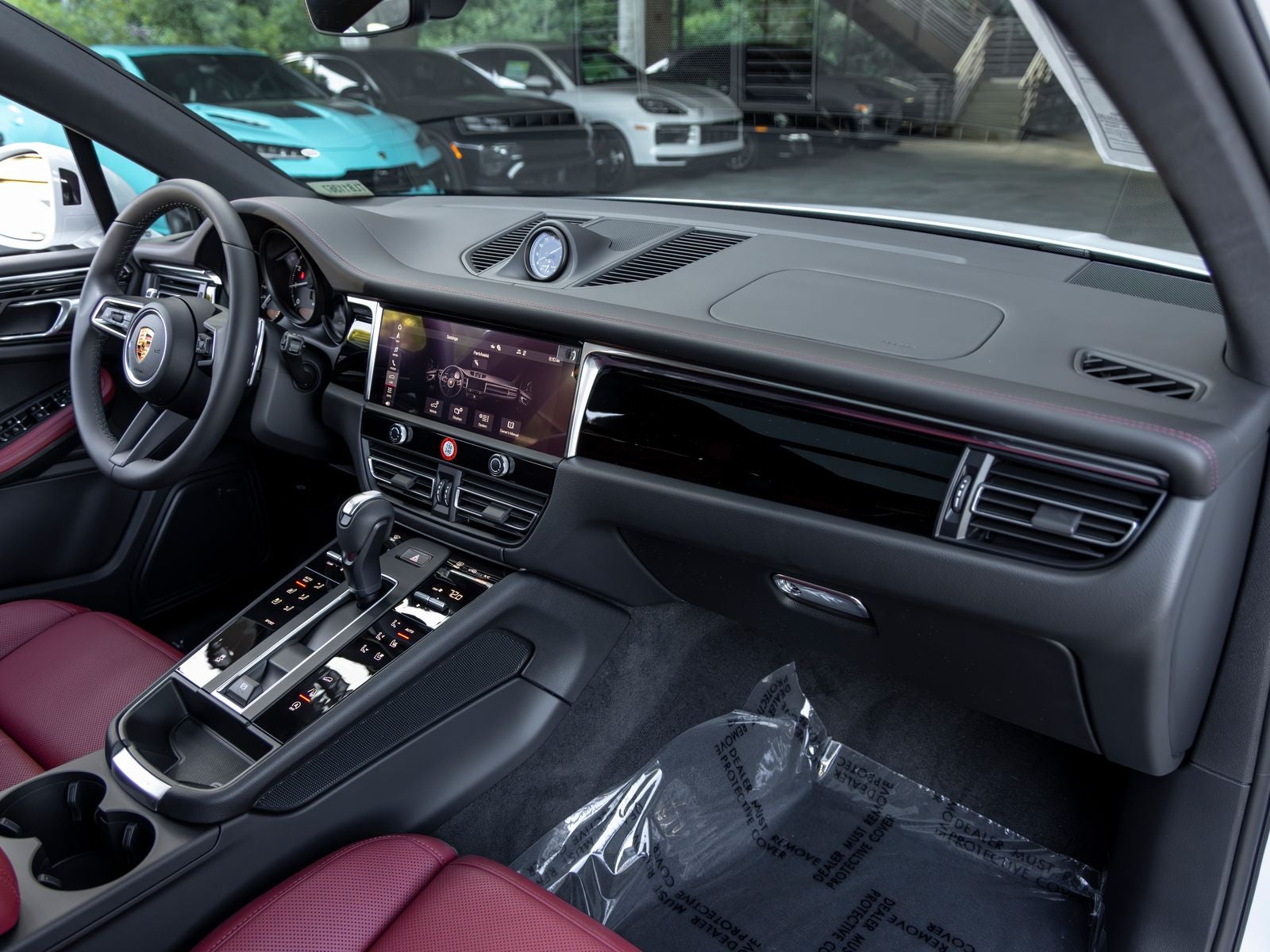 2026 Porsche Macan Base