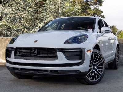 2026 Porsche Macan Base