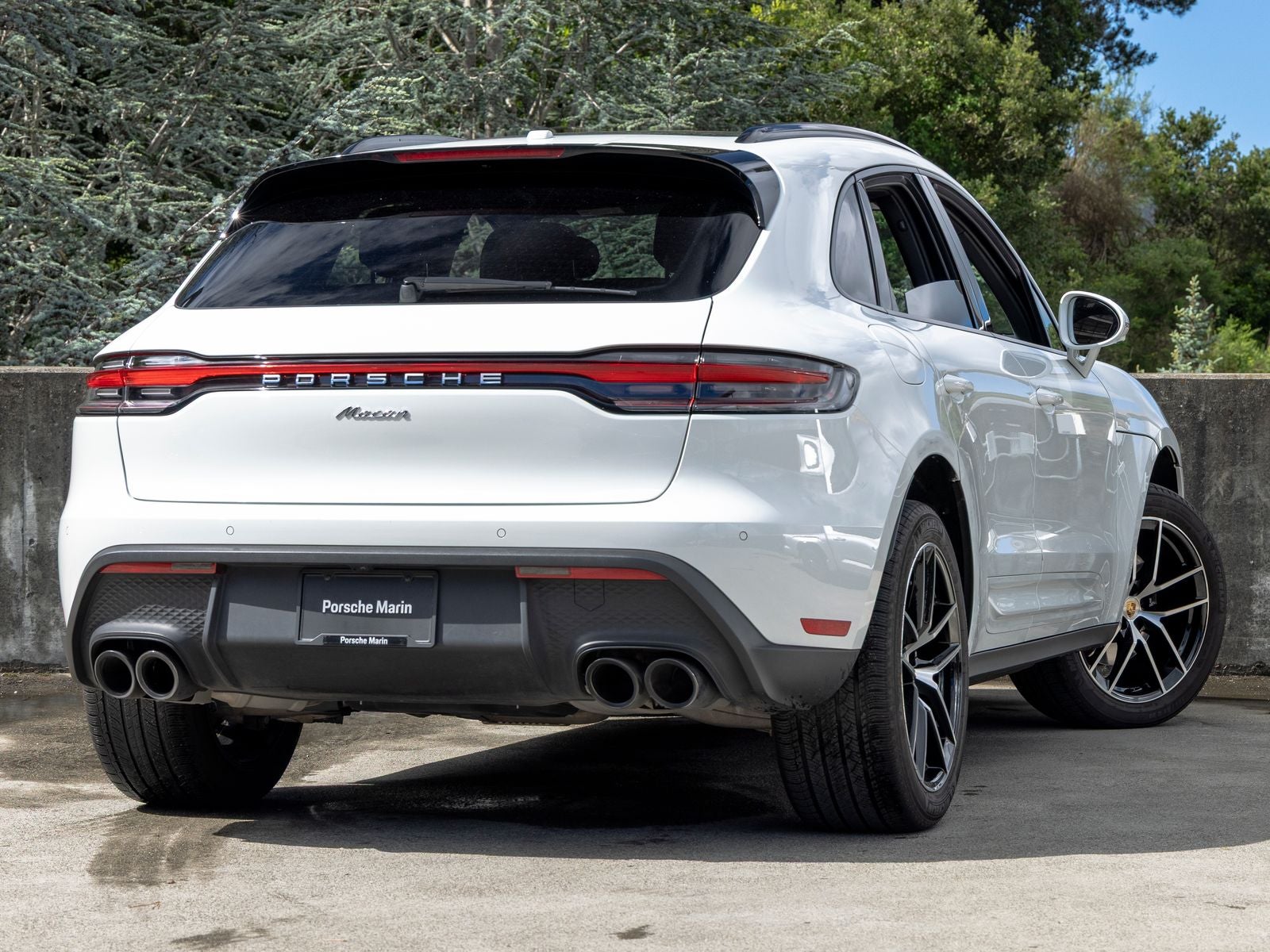 2025 Porsche Macan Base