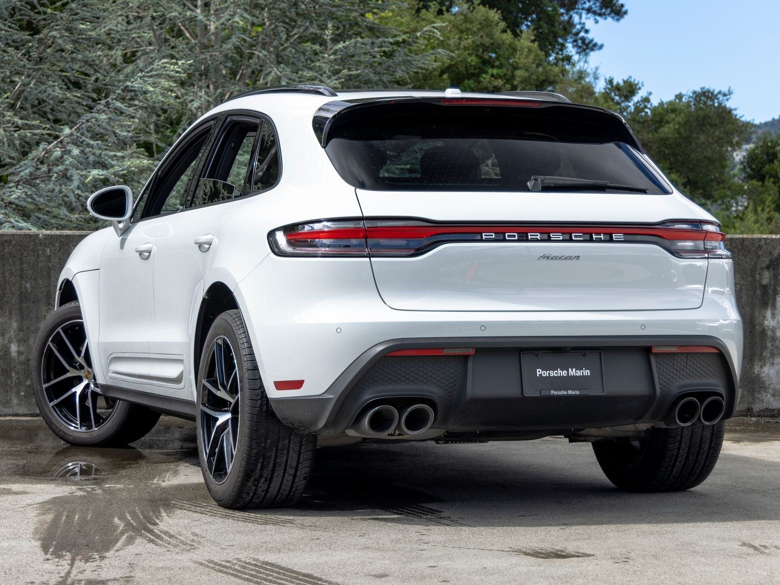 2025 Porsche Macan Base