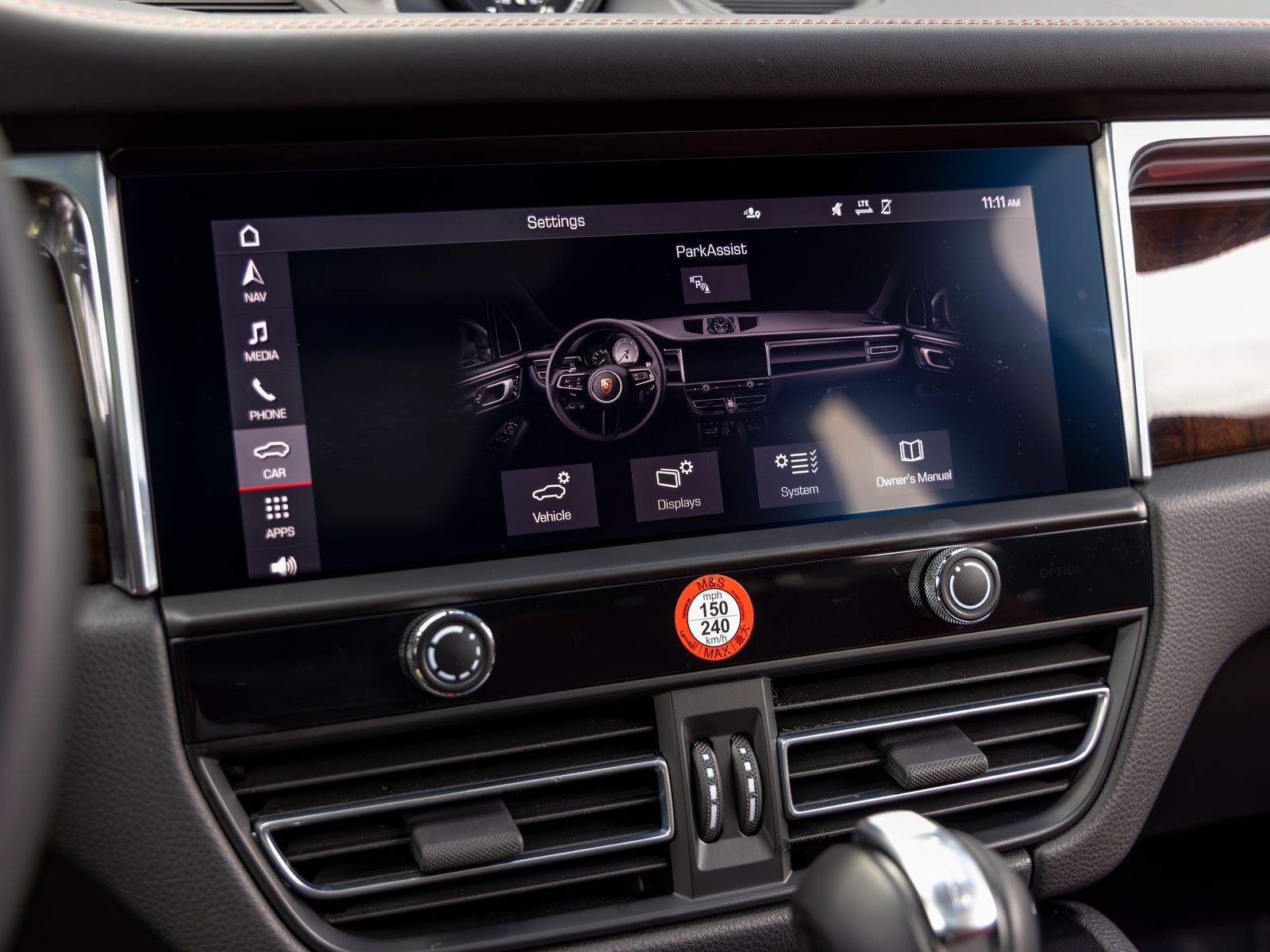 2025 Porsche Macan Base