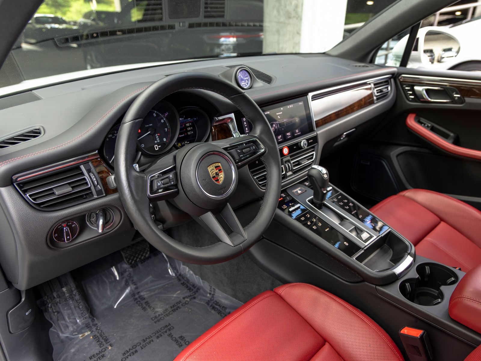 2025 Porsche Macan Base