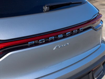 2025 Porsche Macan Base