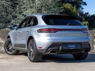2025 Porsche Macan Base