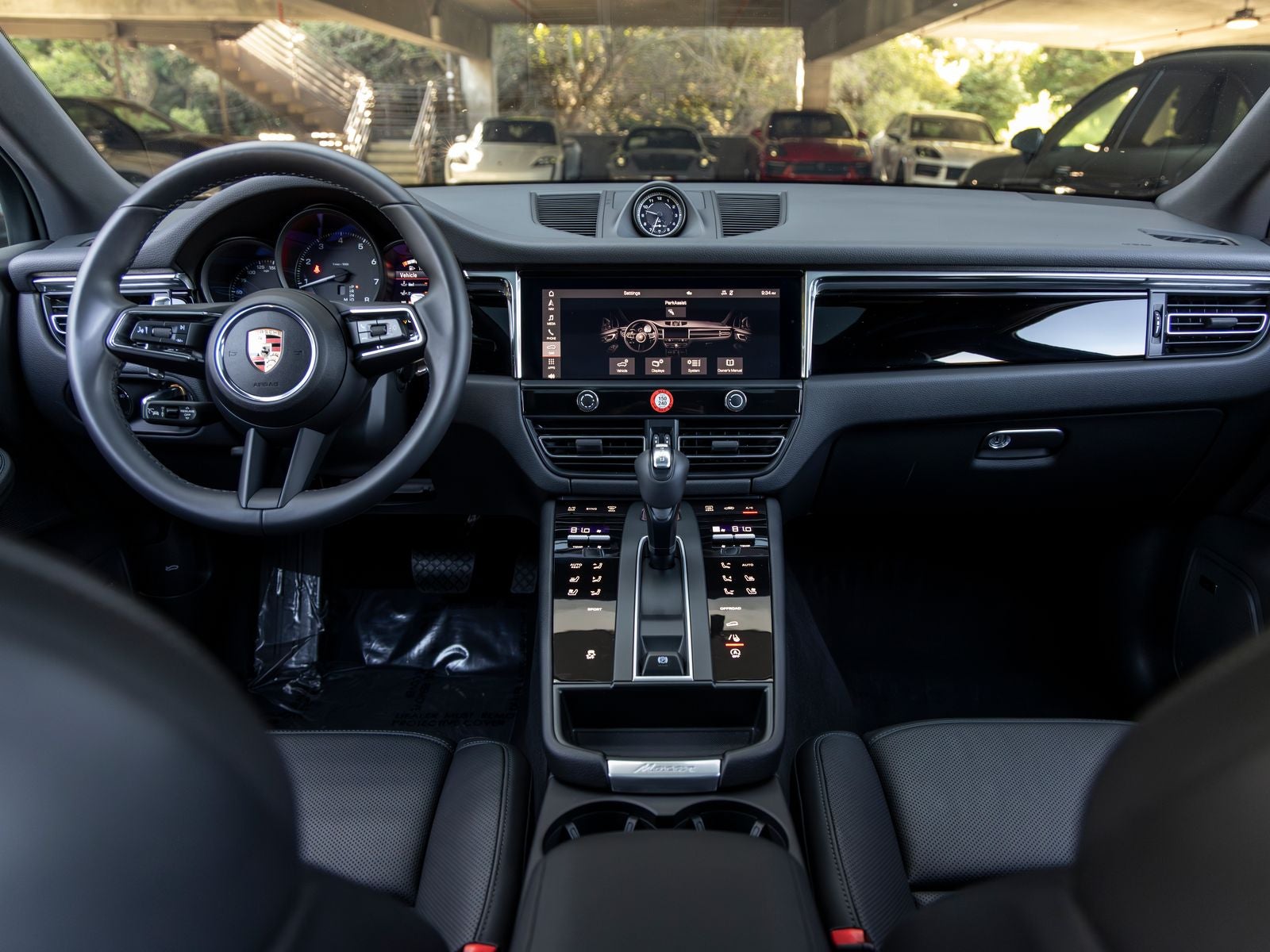 2025 Porsche Macan Base