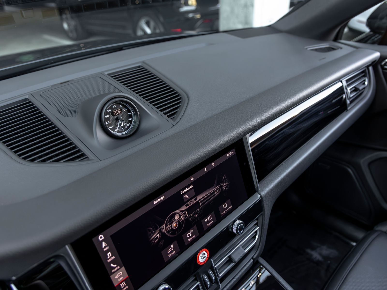 2026 Porsche Macan Base