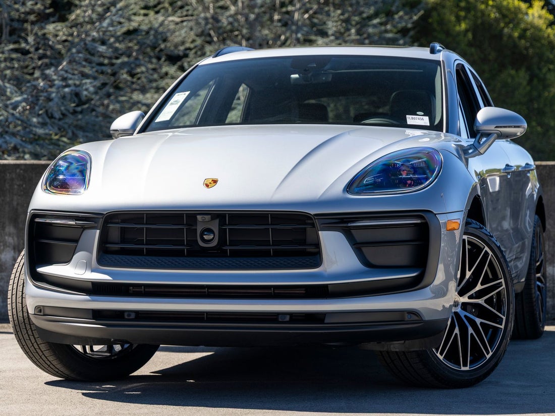 2026 Porsche Macan — photo 1 of 58