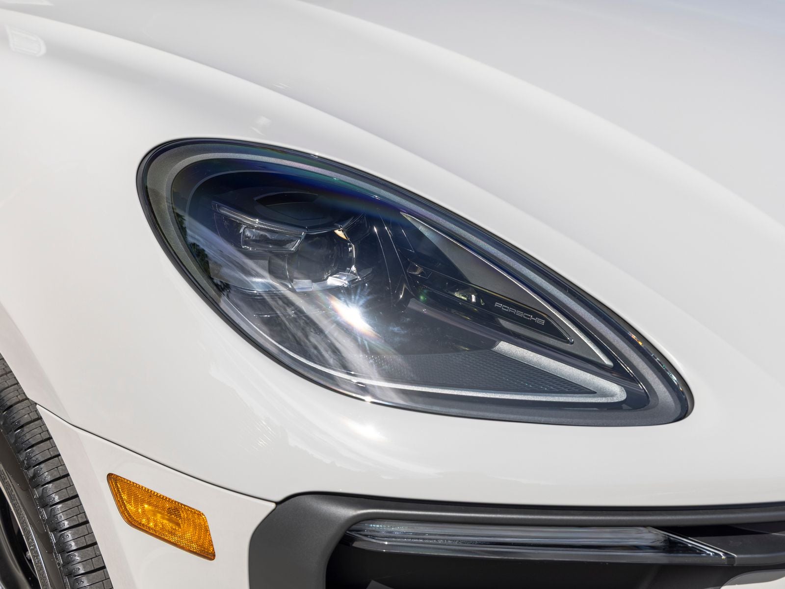 2026 Porsche Macan Base