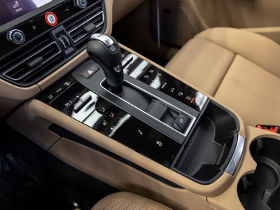2026 Porsche Macan Macan T