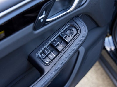 2022 Porsche Macan Macan