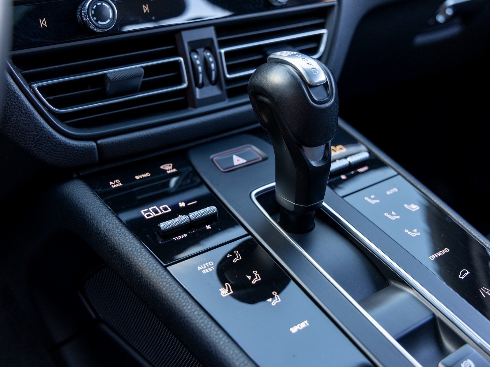 2022 Porsche Macan Macan