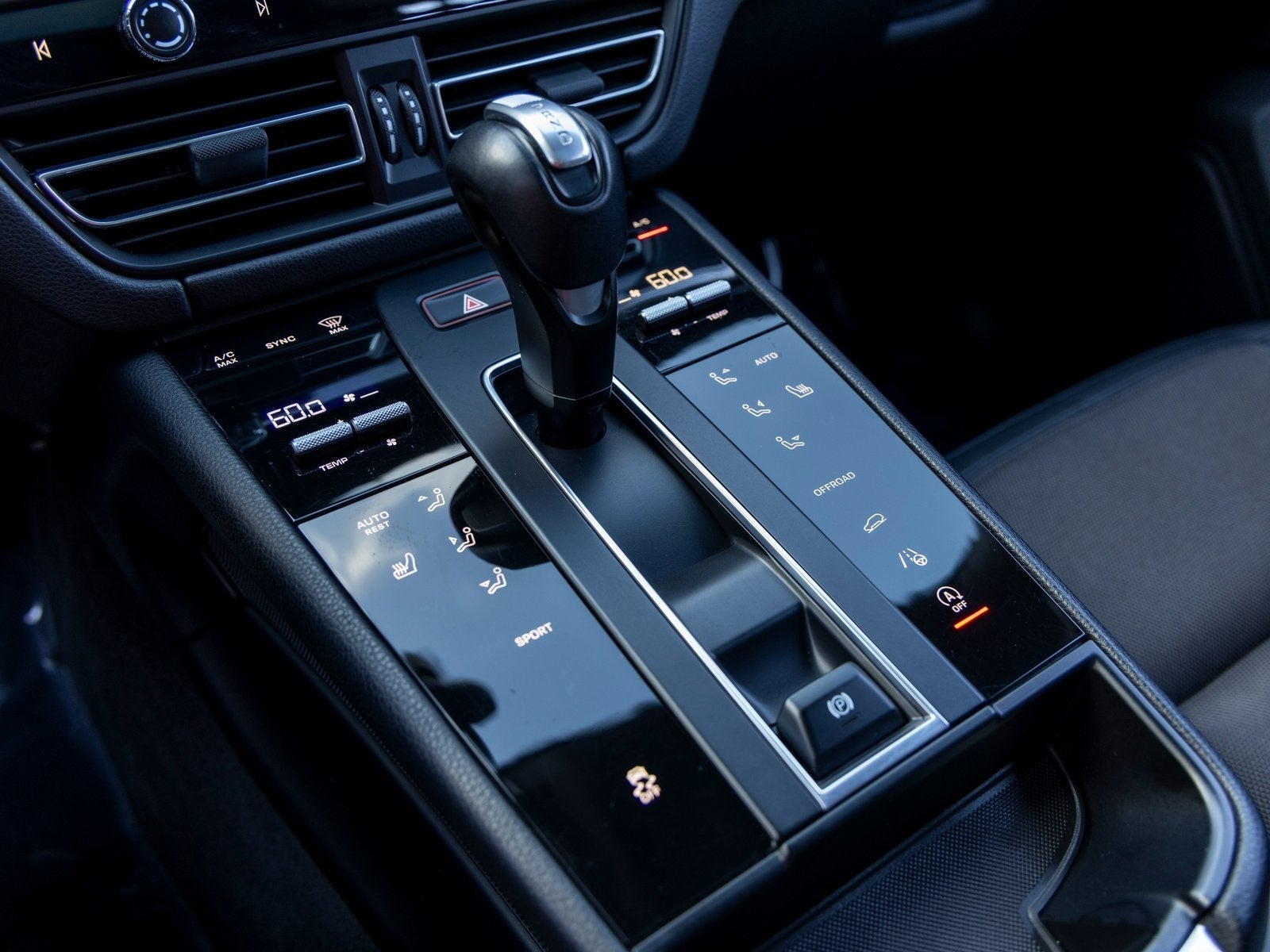 2022 Porsche Macan Macan