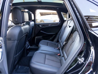 2022 Porsche Macan Macan