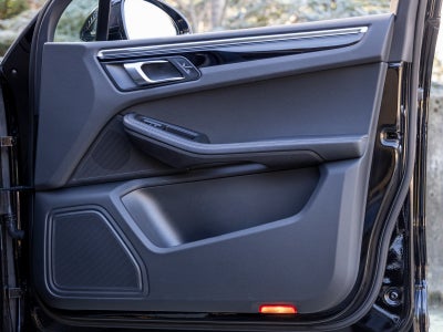 2022 Porsche Macan Macan