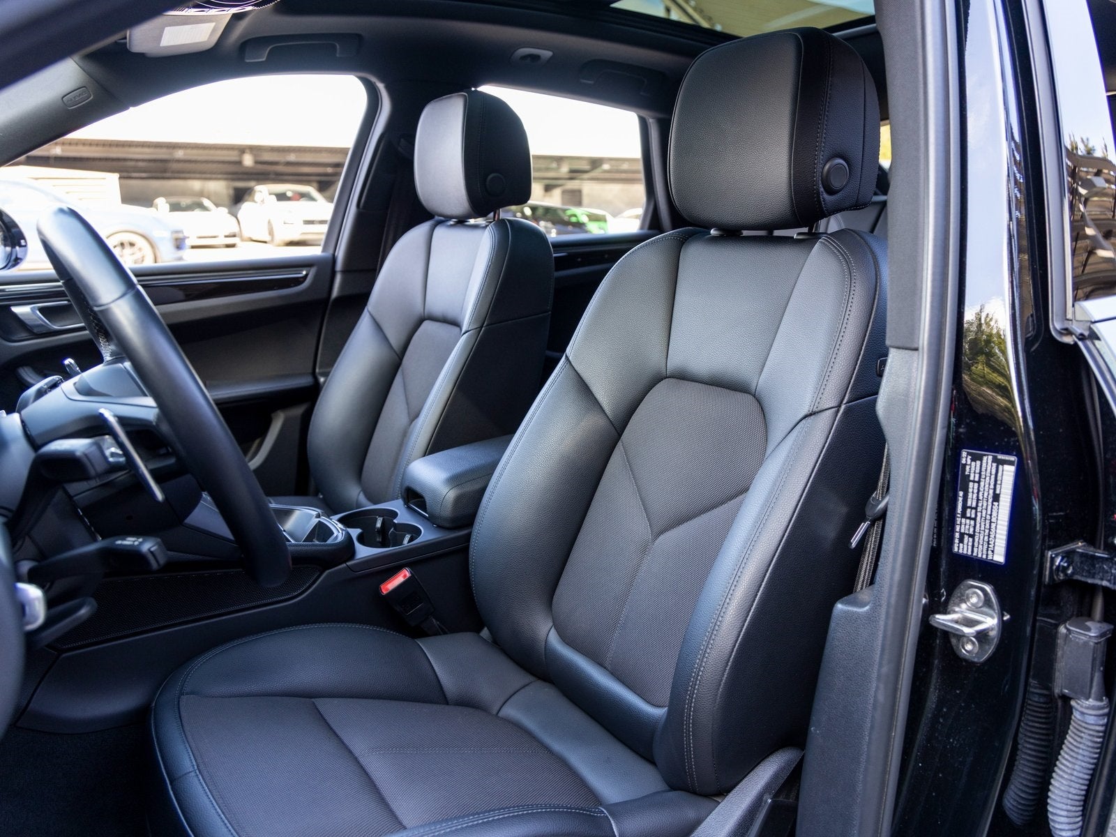 2022 Porsche Macan Macan