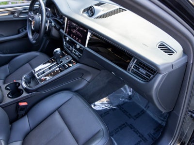 2022 Porsche Macan Macan