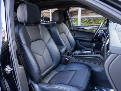 2022 Porsche Macan Macan