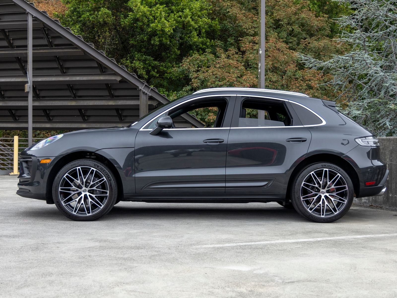 2022 Porsche Macan Base