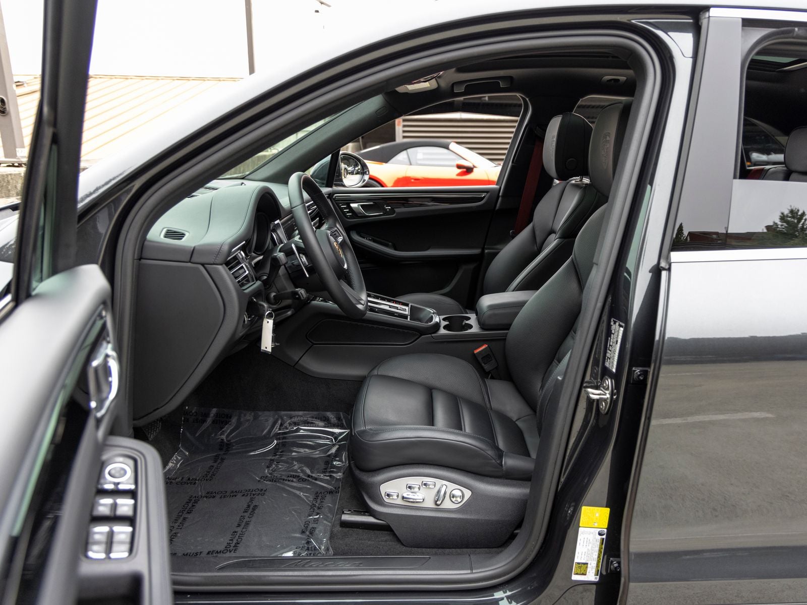 2022 Porsche Macan Base