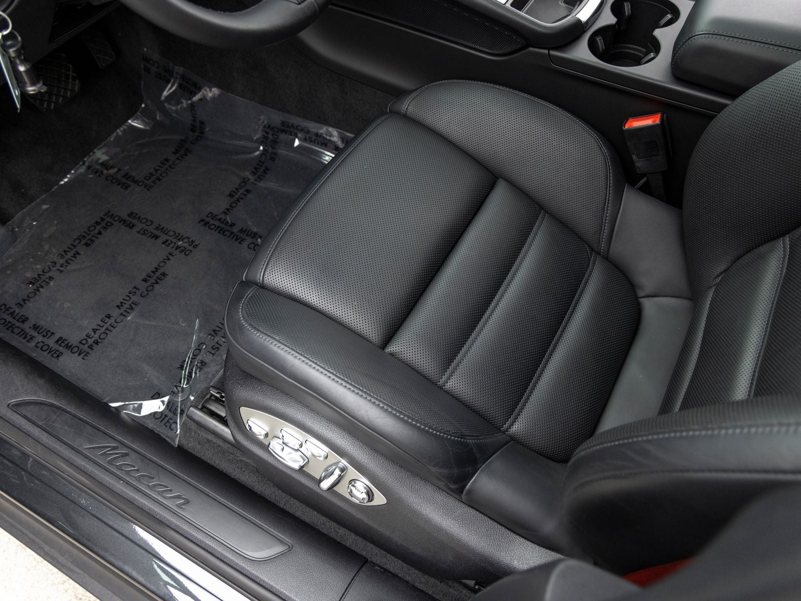2022 Porsche Macan Base