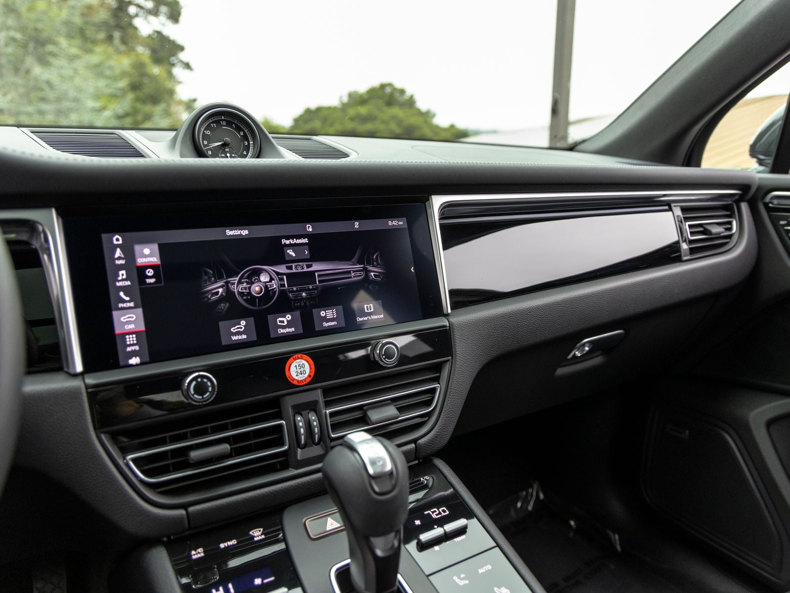 2022 Porsche Macan Base
