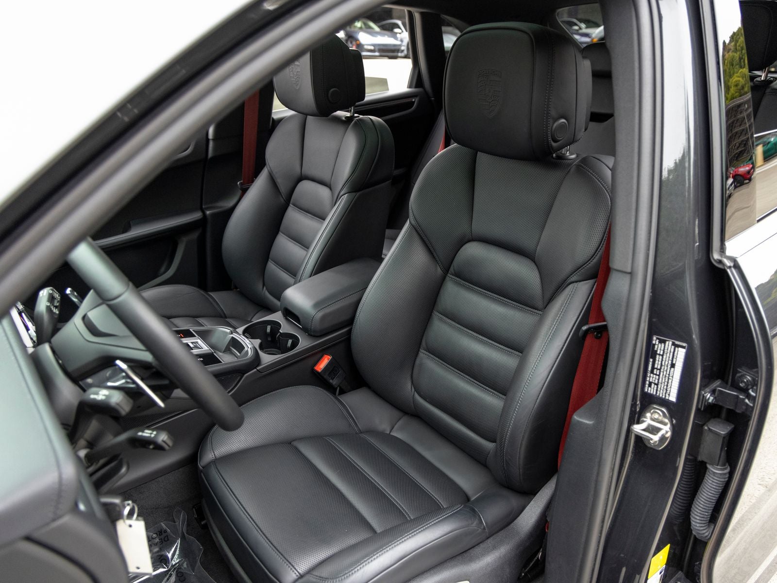 2022 Porsche Macan Base