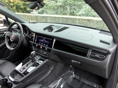2022 Porsche Macan Base