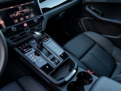 2025 Porsche Macan Macan